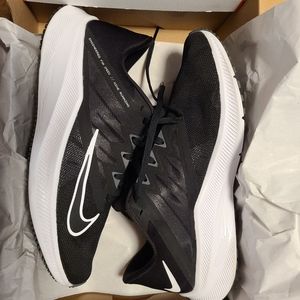 Nike Running Shoes Quest 3 *Price Firm*